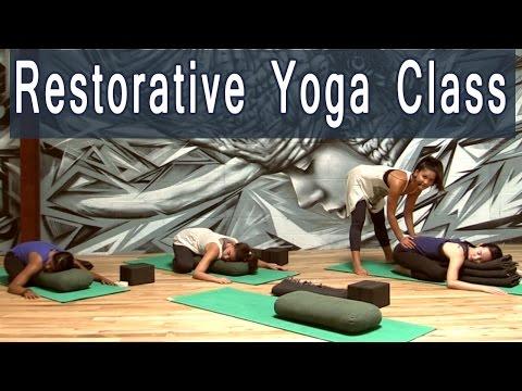 Lớp Yoga Phục Hồi: Giảm Căng Thẳng và Lo Âu